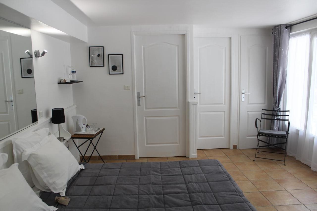 Le Mas Des Chenes Rognes Exterior photo
