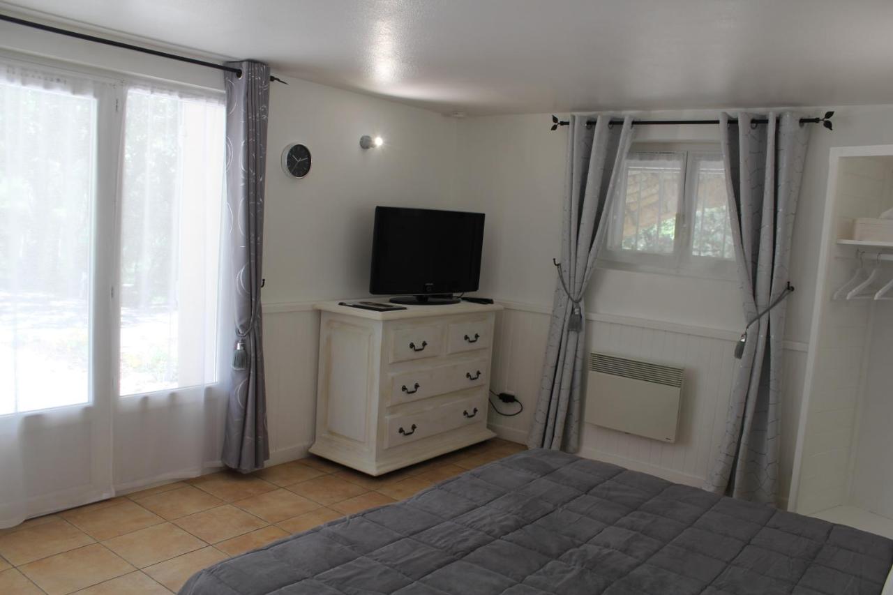 Le Mas Des Chenes Rognes Exterior photo