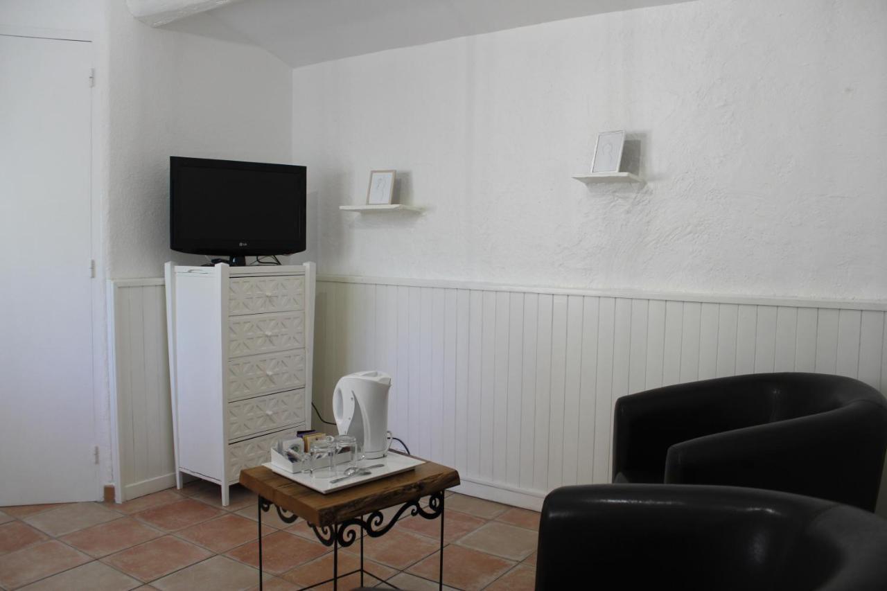 Le Mas Des Chenes Rognes Exterior photo